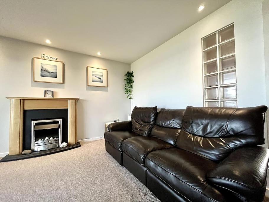 Beachfront Bliss With Spectacular Views Llanelli Buitenkant foto