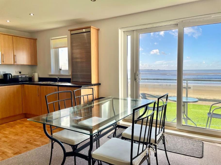 Beachfront Bliss With Spectacular Views Llanelli Buitenkant foto