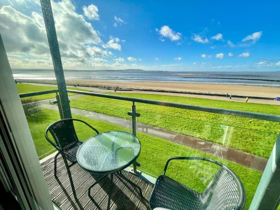 Beachfront Bliss With Spectacular Views Llanelli Buitenkant foto